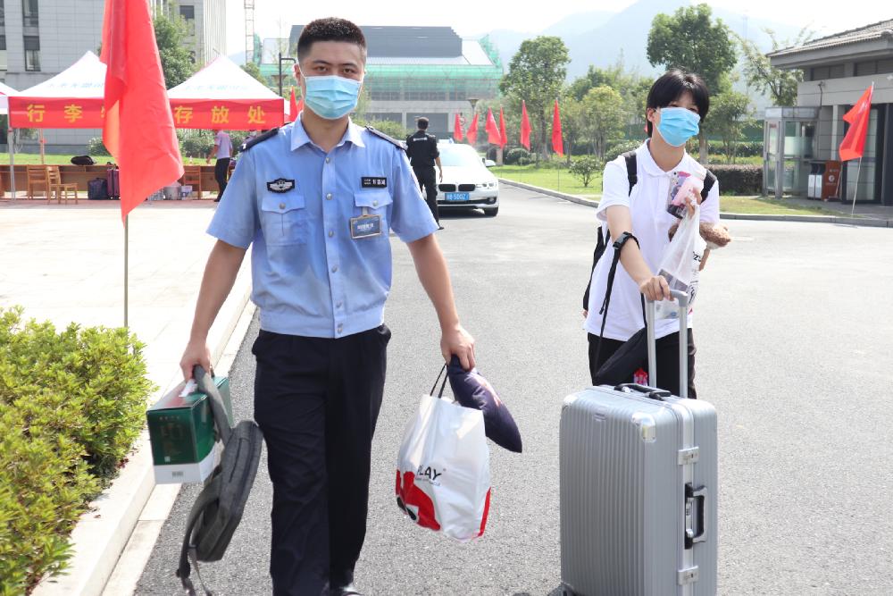 2020級浙江警察學院新生來校報到
